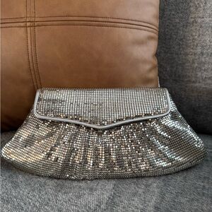 Vtg whiting and Davis Silver Mesh Clutch Bag